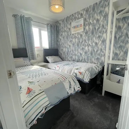 Pirates Cove Holiday Chalet Bridlington Exterior photo