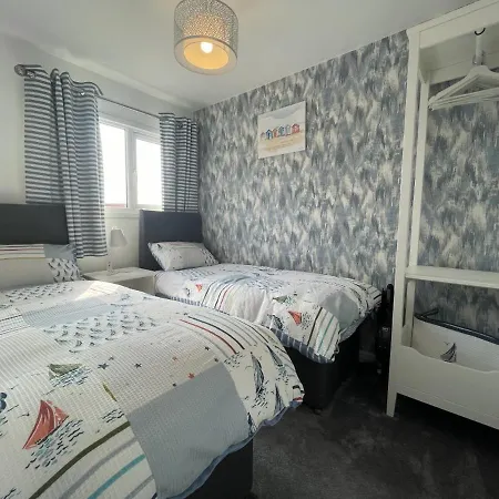 Pirates Cove Holiday Chalet Bridlington Exterior photo